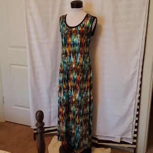 Sunny Leigh Maxi Dress Size Medium scoop neck